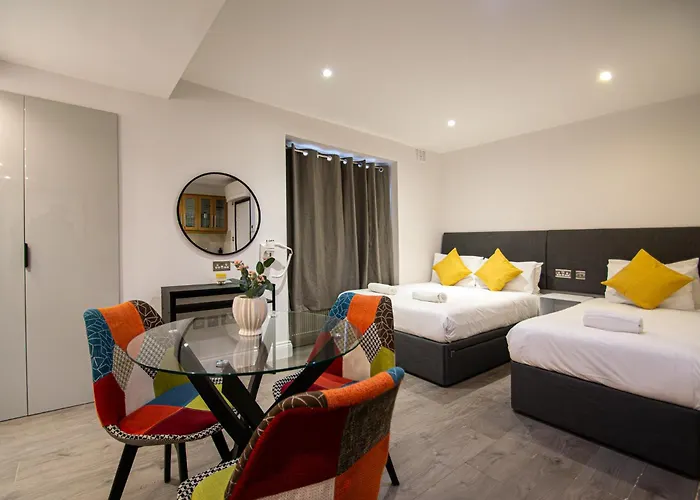 Imperial Court Suites